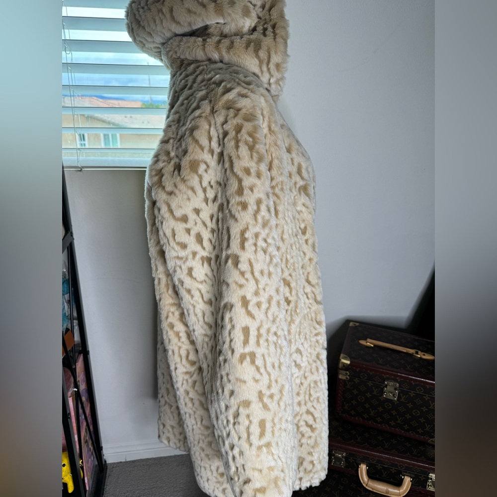 Dennis Basso Cream Teddy Jacket with Hood - Picture 7 of 15